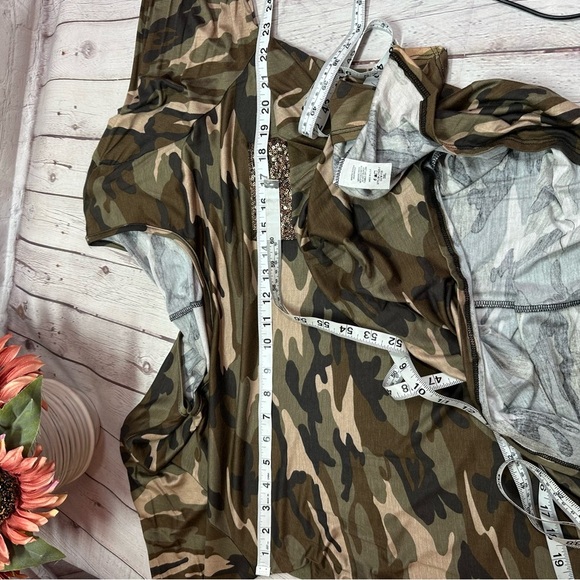 NWT boutique Camouflage long sleeve knit tunic Sequin Pocket Top camo glam plus - Picture 10 of 10